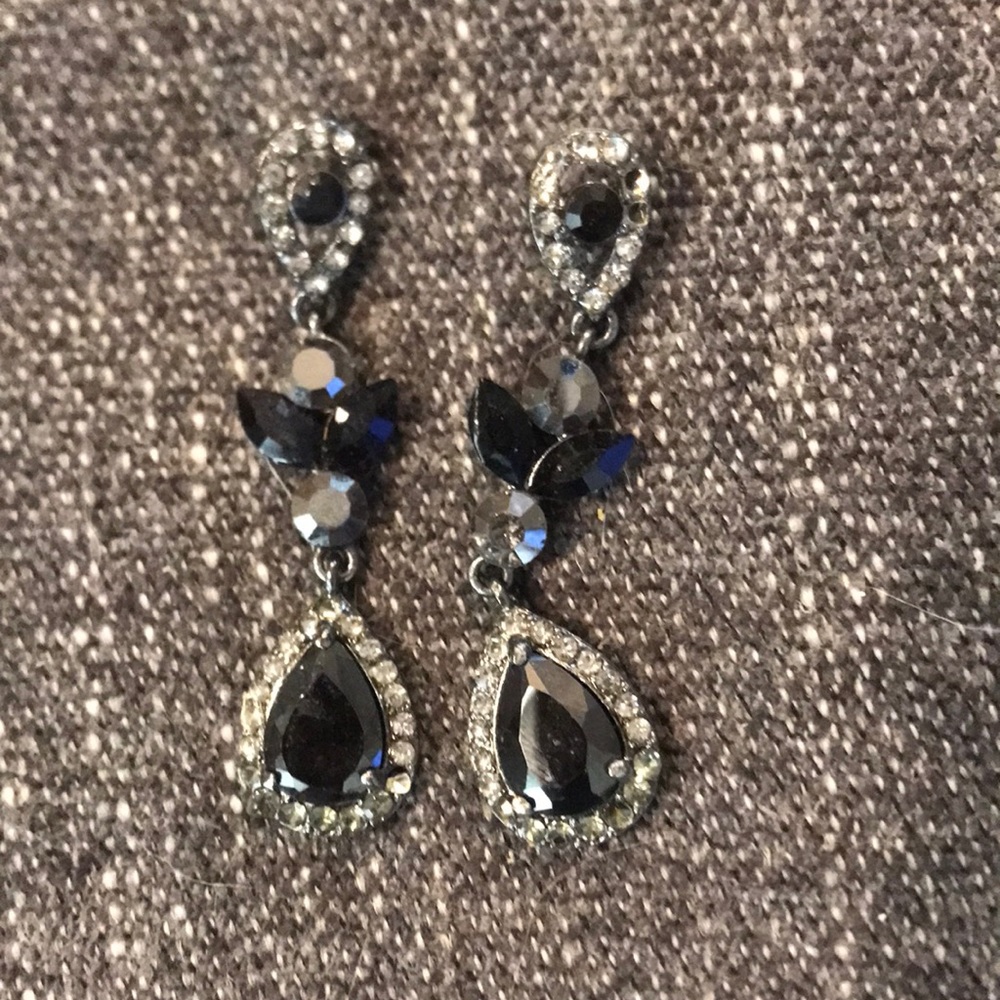 Dangle earrings. Black stones